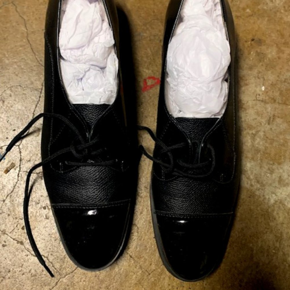 NEW Salvatore Ferragamo Boutique black lace up women’s shoes size 7 *NEW*